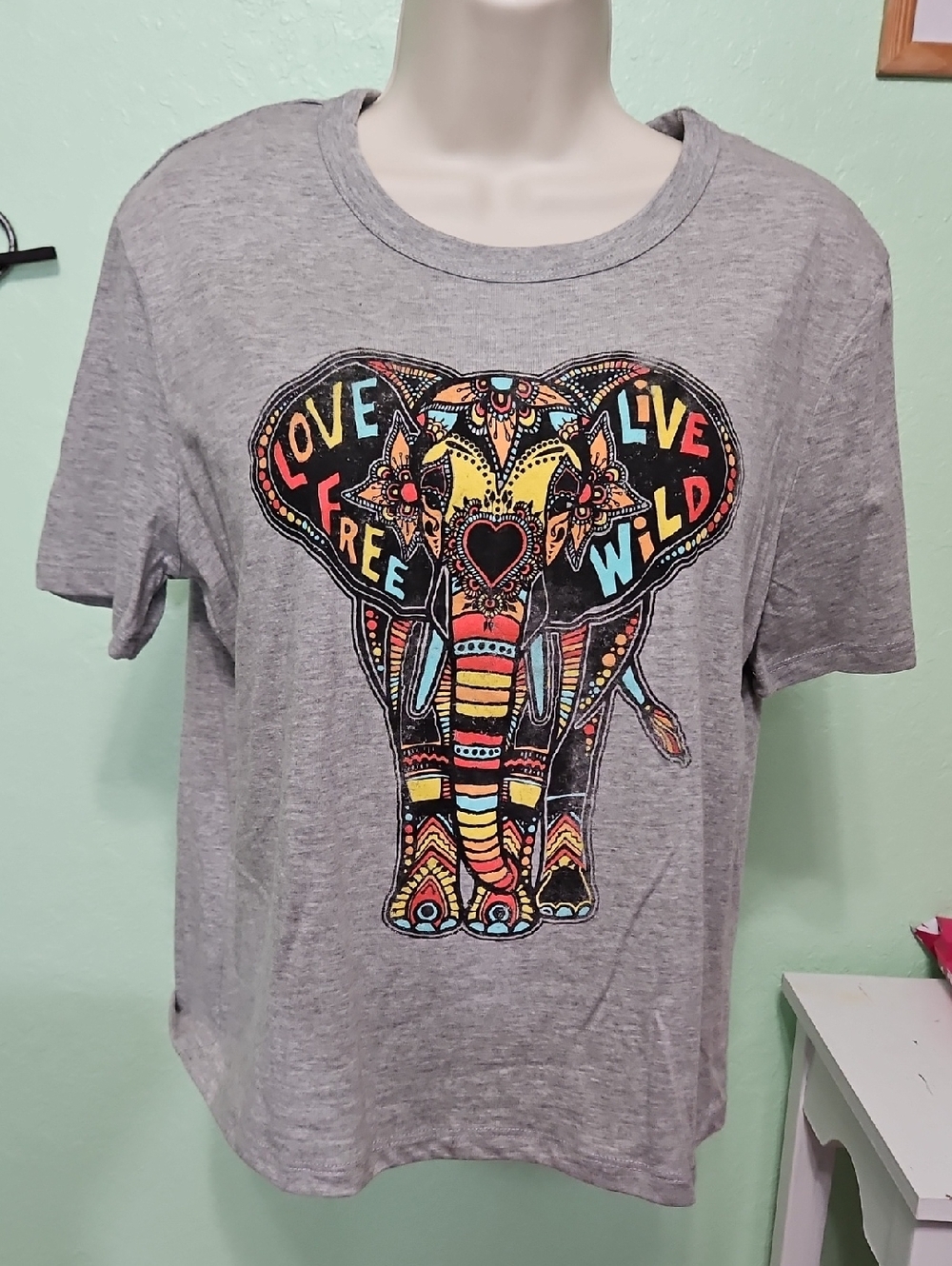 Fifth Sun elephant crop top t-shirt